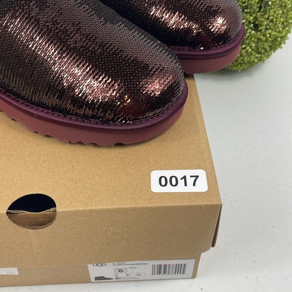 UGG Women's Classic Ultra Mini Mirror Ball Boots Size 6 Color Wild Grape NIB - Picture 12 of 13